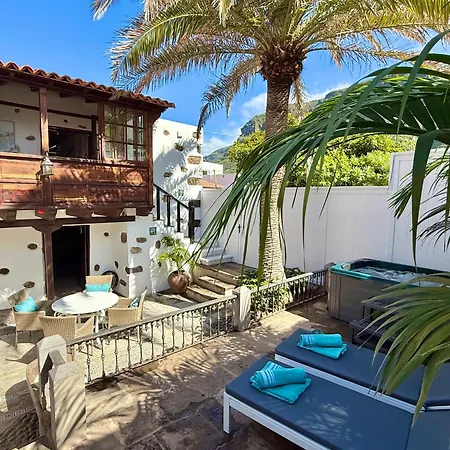 Holiday home Casa Jarana, Private House With Jacuzzi Near The Sea